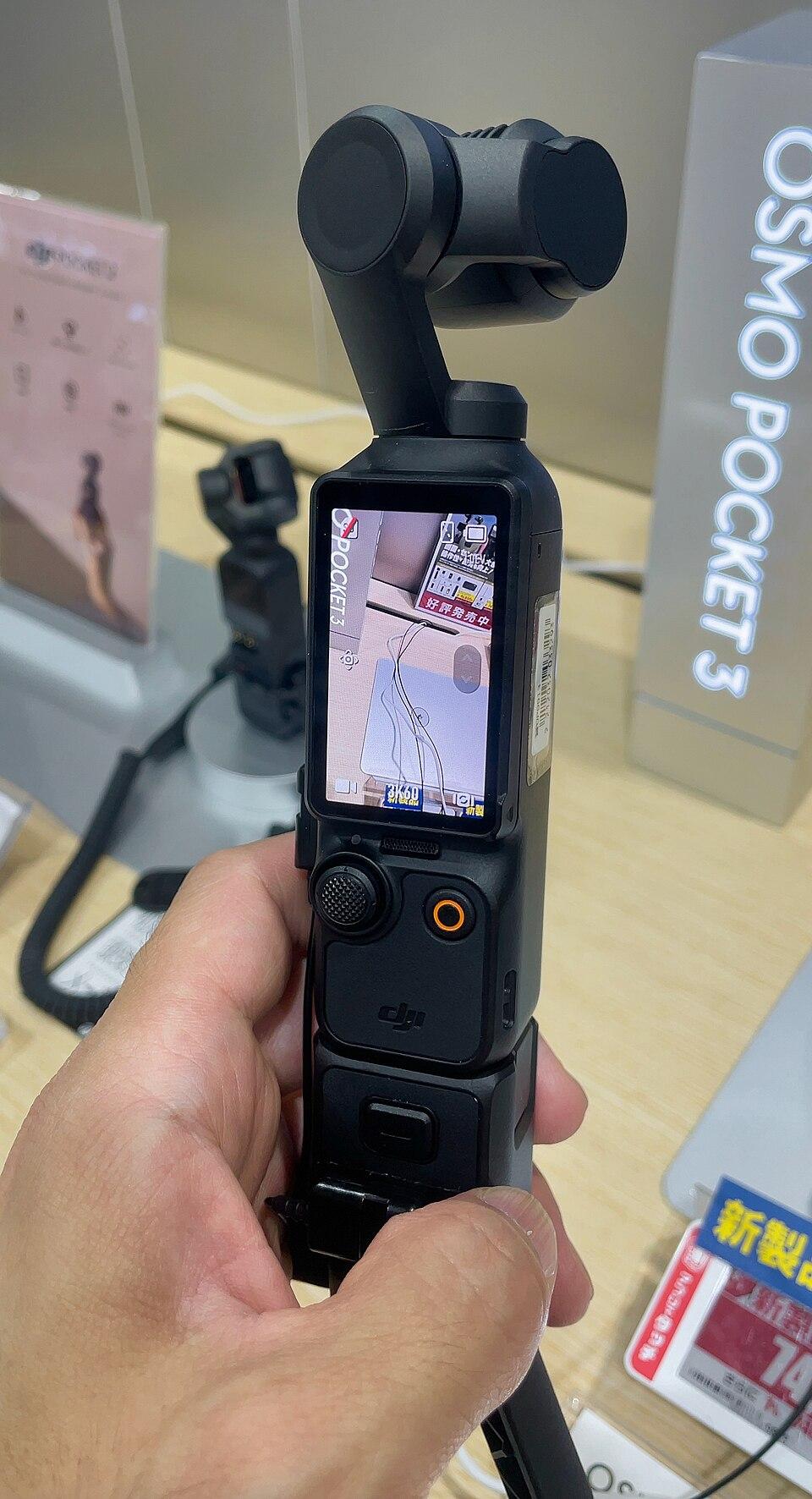 DJI Osmo Pocket 3 fickkamera med mekanisk gimbal och vridbar pekskärm
