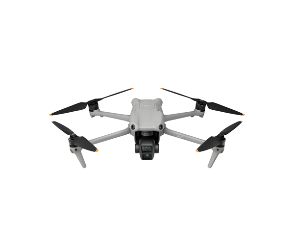 DJI Air 3 Fly More Combo med RC 2-kontroller på vit bakgrund